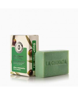 Відновлююче мило Artisan з алое та ромашкою La Chinata