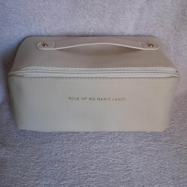 Косметичка зі шкірозамінника з ручкою