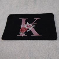 Косметичка чорна з малюнком буква K