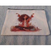 Косметичка чорна з малюнком дівчинка